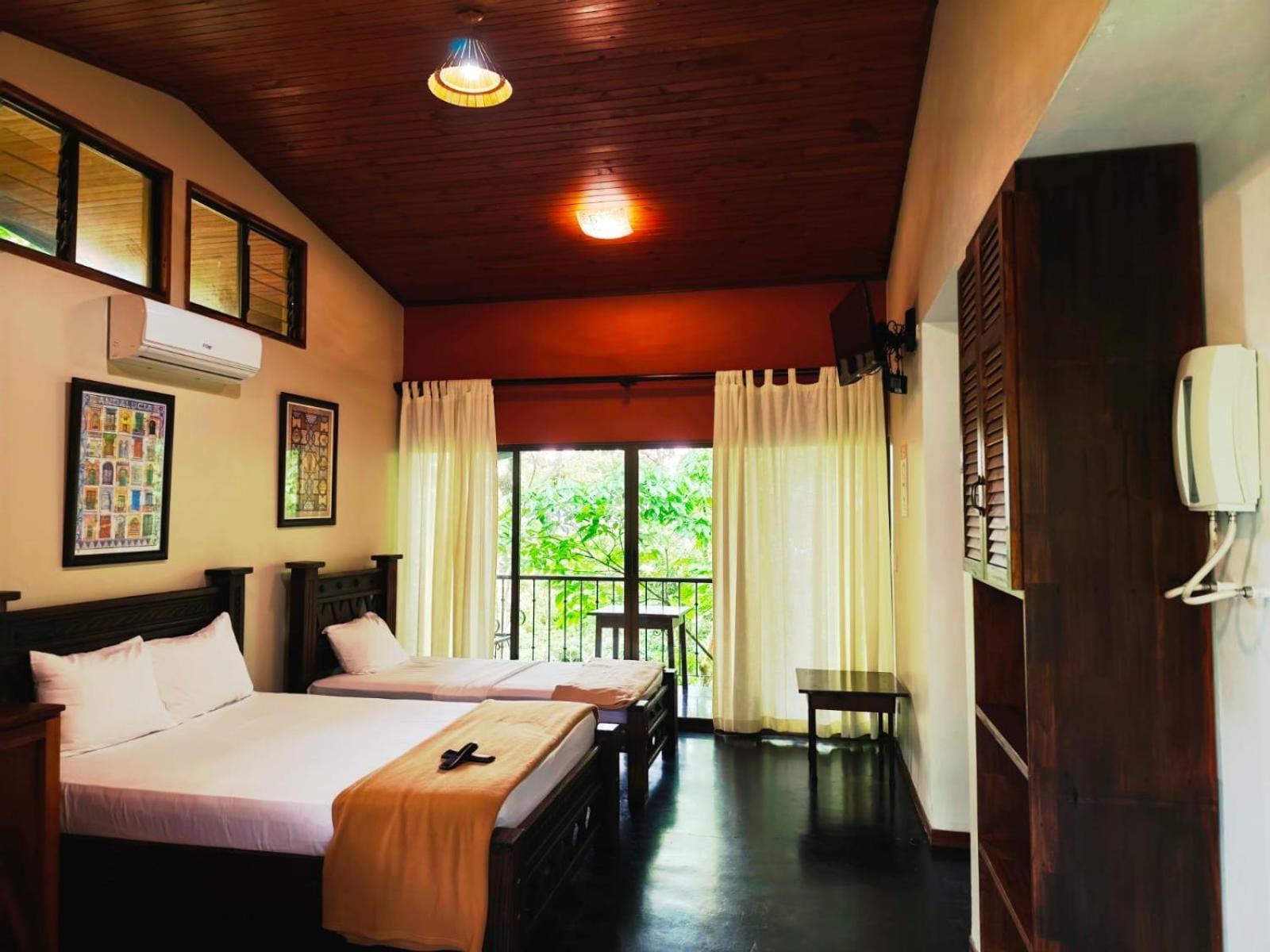 Avita Lodge Quesada  Extérieur photo